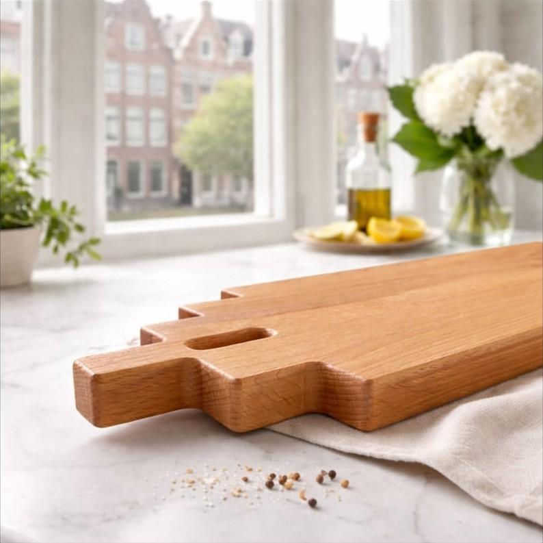 BORRELPLANK TRAPGEVELHUIS - beukenhout - 40x20cm – afbeelding 2